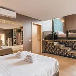Penthouse - Private