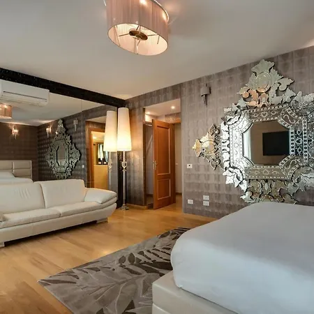 Penthouse - Private